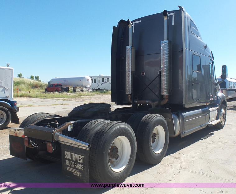 image for item L5973 2003 Peterbilt 387 semi truck