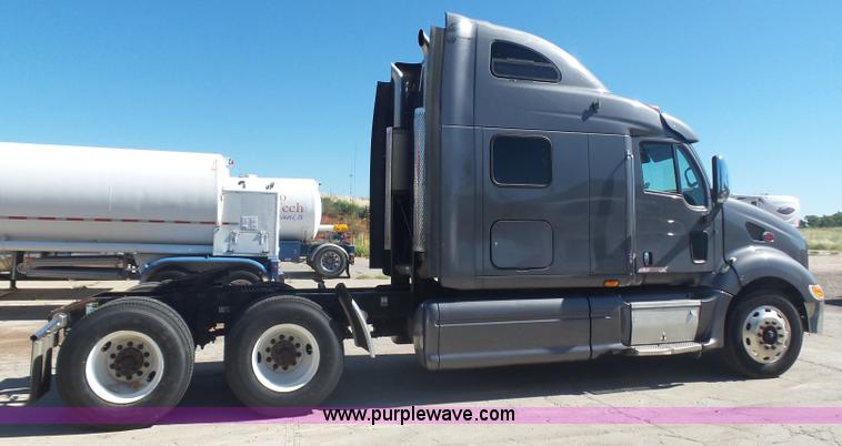 image for item L5973 2003 Peterbilt 387 semi truck