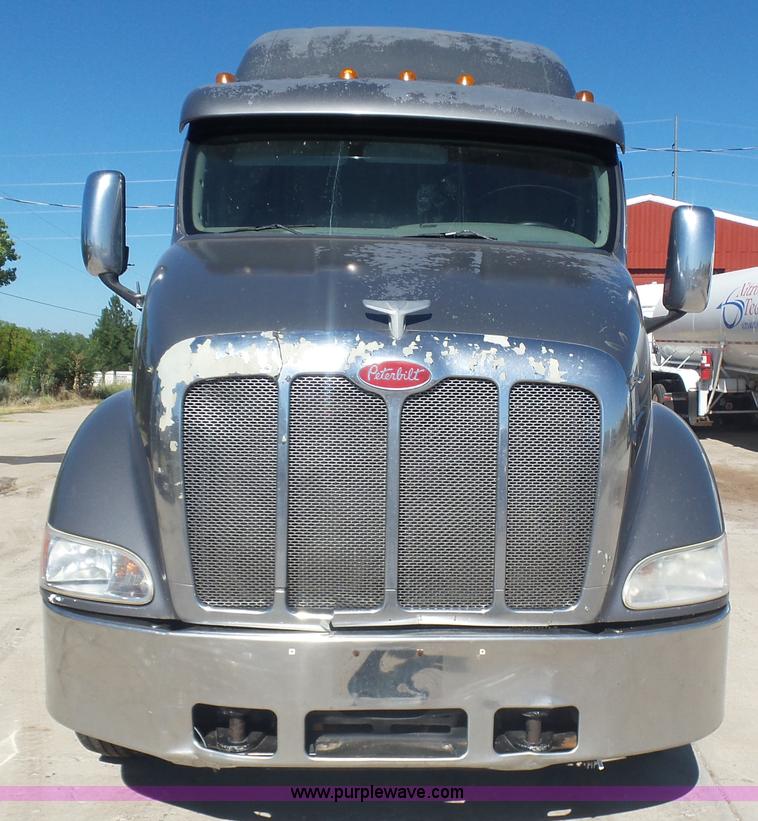 image for item L5973 2003 Peterbilt 387 semi truck