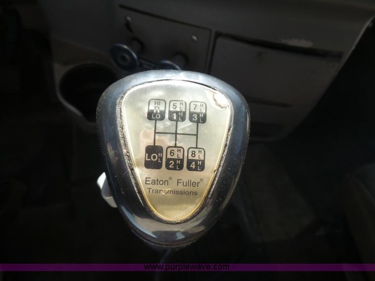 image for item L5973 2003 Peterbilt 387 semi truck