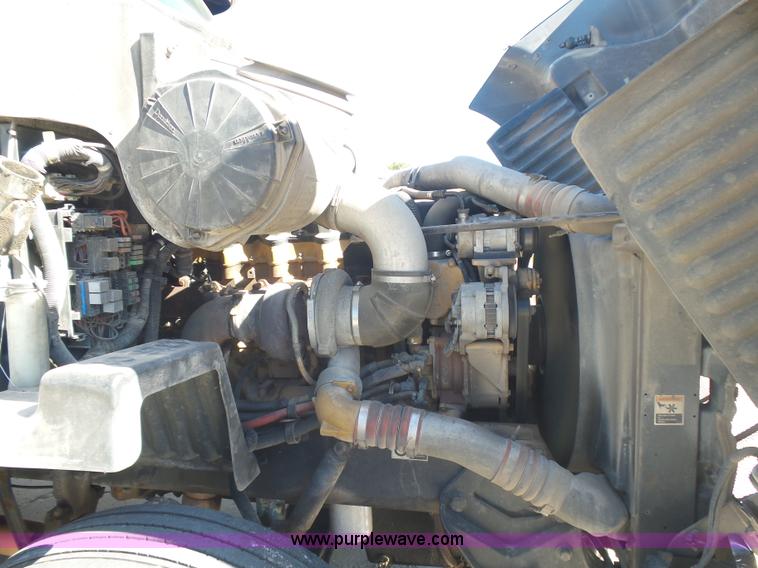 image for item L5973 2003 Peterbilt 387 semi truck