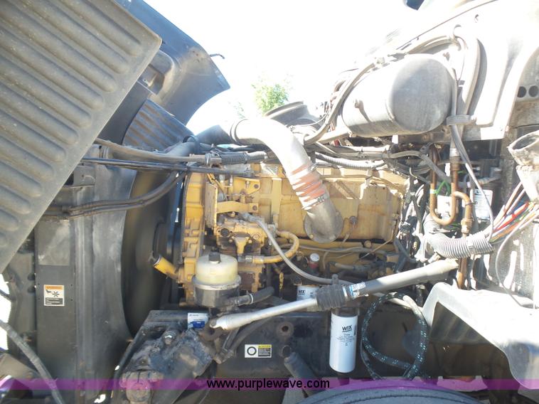 image for item L5973 2003 Peterbilt 387 semi truck