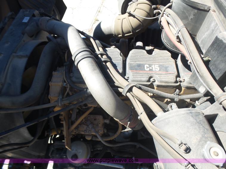 image for item L5973 2003 Peterbilt 387 semi truck