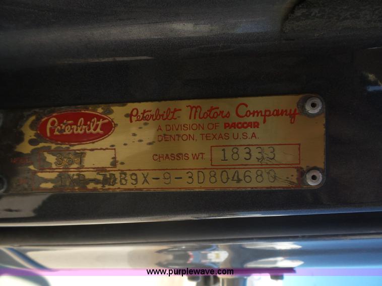 image for item L5973 2003 Peterbilt 387 semi truck