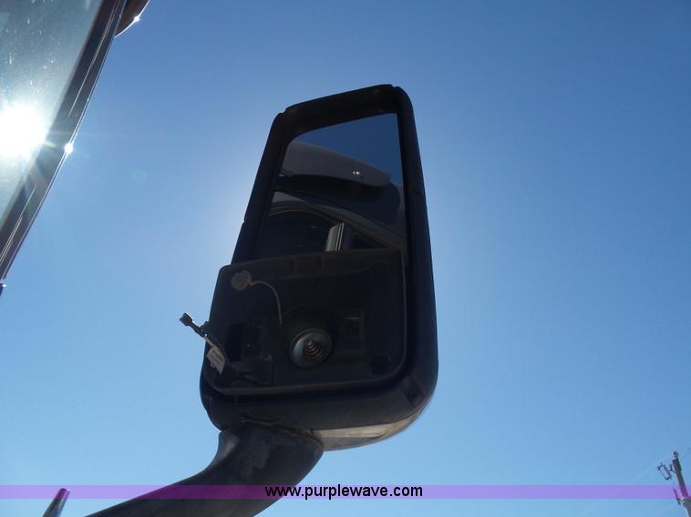 image for item L5973 2003 Peterbilt 387 semi truck