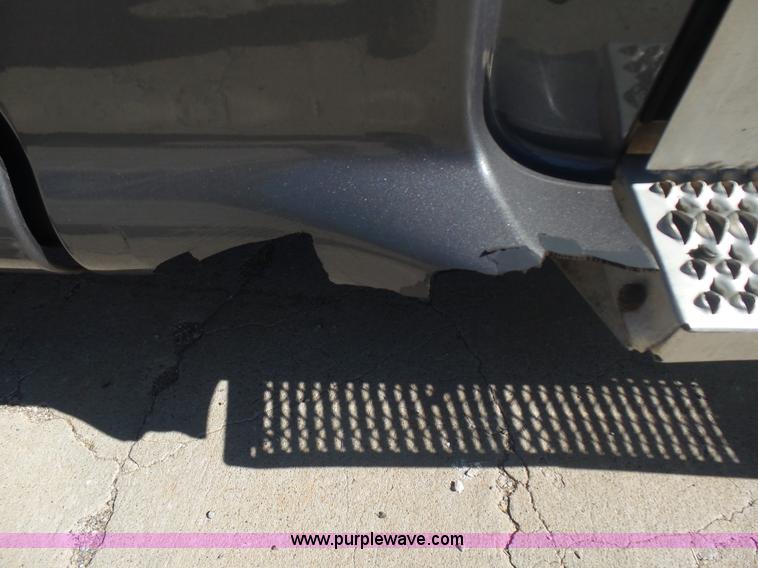 image for item L5973 2003 Peterbilt 387 semi truck