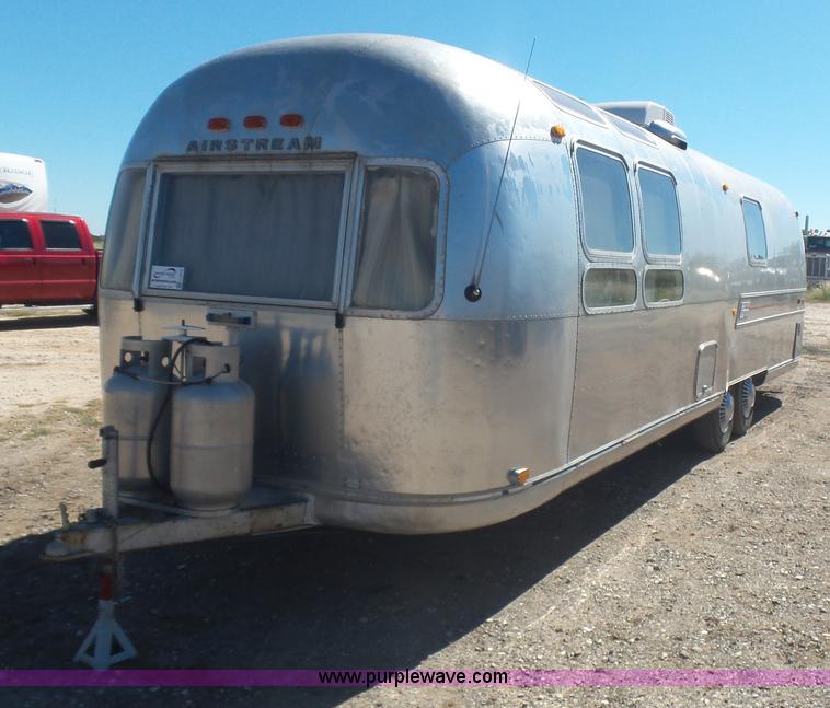 image for item L5975 1971 Air Stream International camper