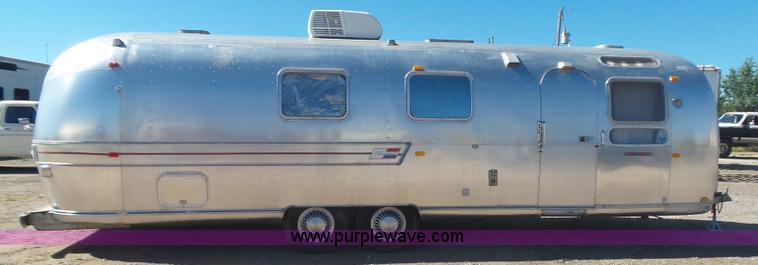 image for item L5975 1971 Air Stream International camper