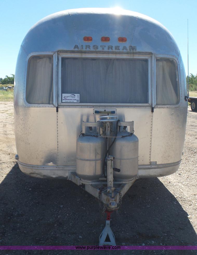 image for item L5975 1971 Air Stream International camper
