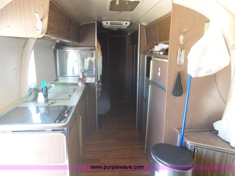 image for item L5975 1971 Air Stream International camper