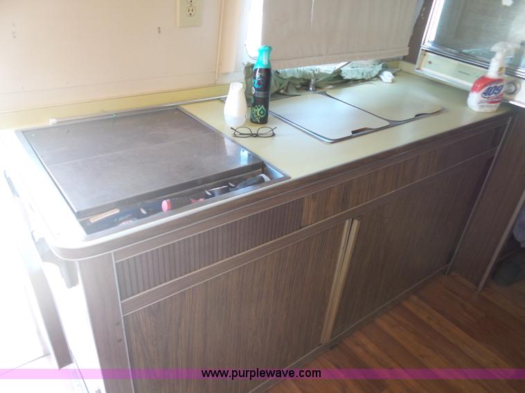 image for item L5975 1971 Air Stream International camper