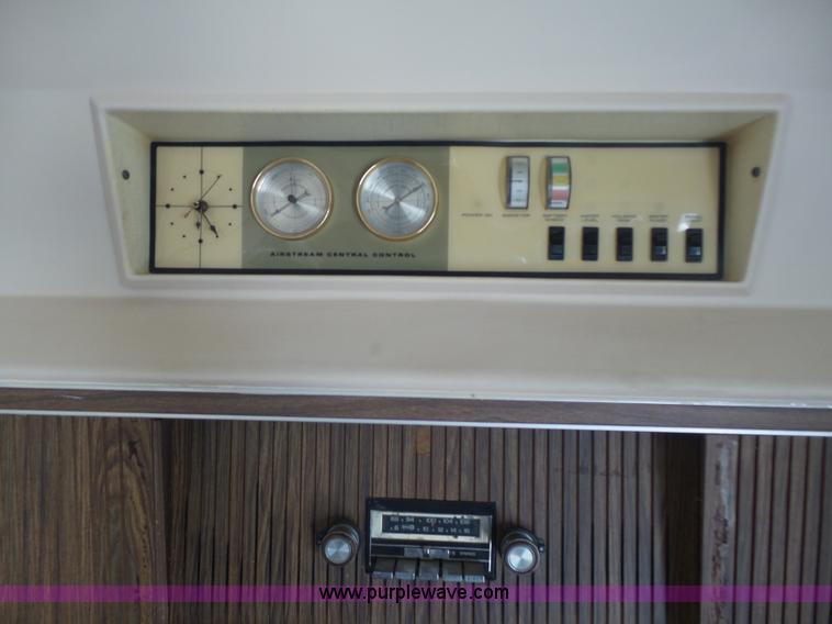 image for item L5975 1971 Air Stream International camper