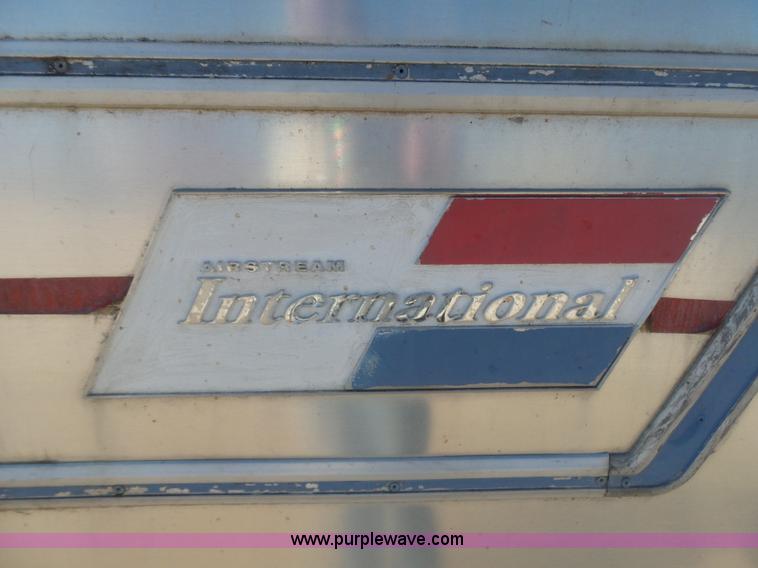 image for item L5975 1971 Air Stream International camper