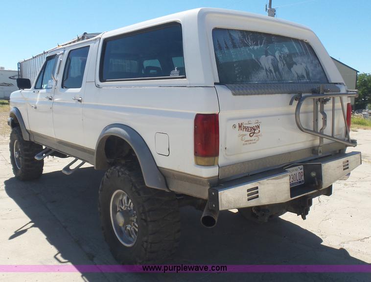 image for item L5976 1989 Ford Bronco SUV