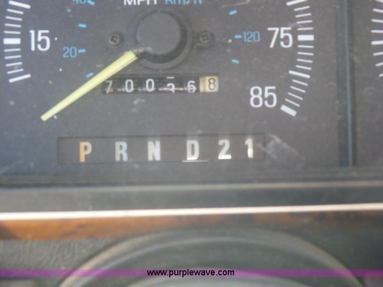 image for item L5976 1989 Ford Bronco SUV