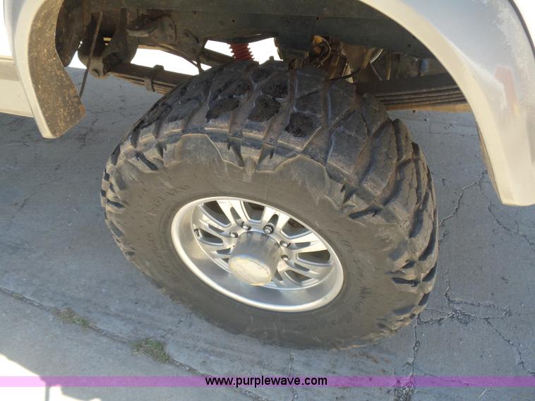 image for item L5976 1989 Ford Bronco SUV