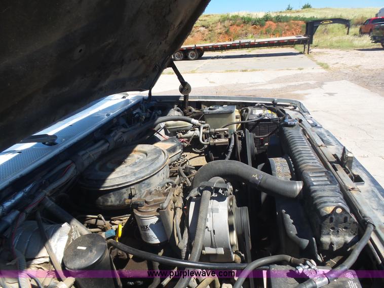 image for item L5976 1989 Ford Bronco SUV