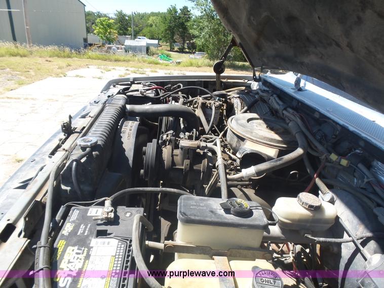 image for item L5976 1989 Ford Bronco SUV