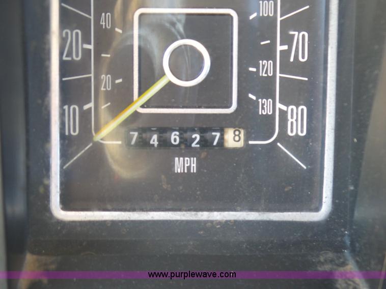 image for item L5977 1977 Ford F100 flatbed pickup truck