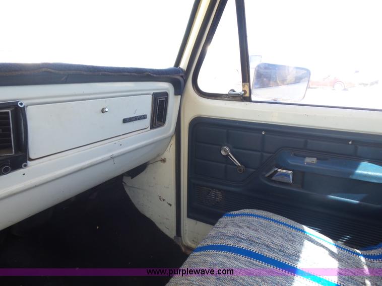 image for item L5977 1977 Ford F100 flatbed pickup truck