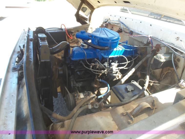 image for item L5977 1977 Ford F100 flatbed pickup truck