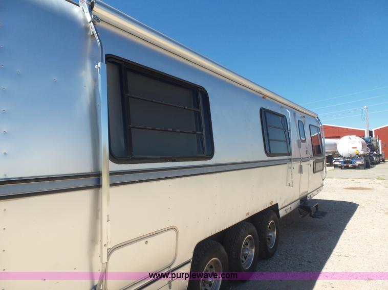 image for item L5980 1987 Avion camper