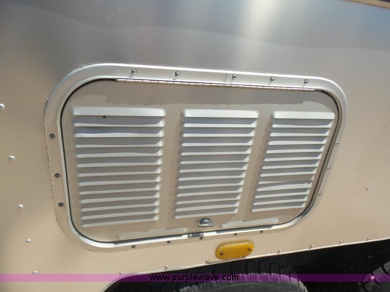 image for item L5980 1987 Avion camper