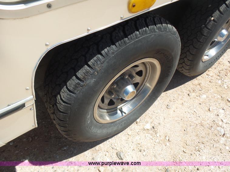 image for item L5980 1987 Avion camper