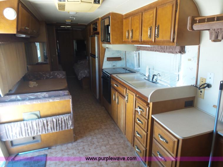 image for item L5980 1987 Avion camper