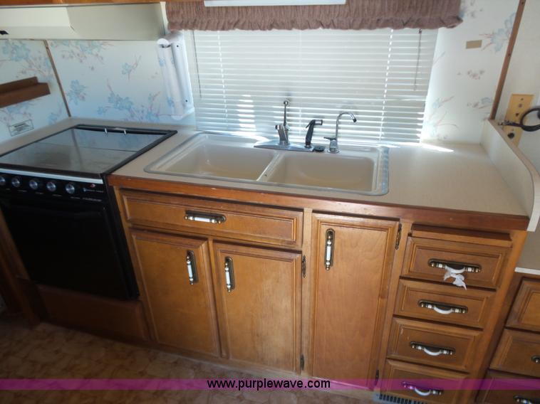 image for item L5980 1987 Avion camper