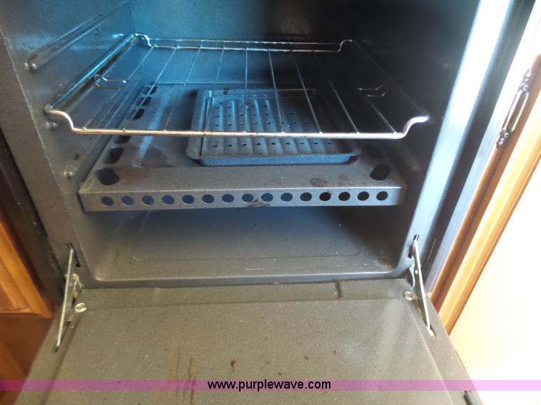 image for item L5980 1987 Avion camper