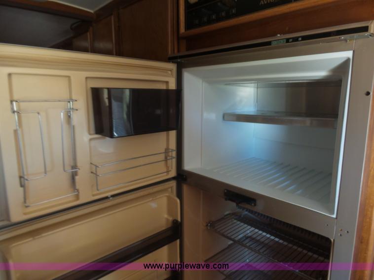 image for item L5980 1987 Avion camper