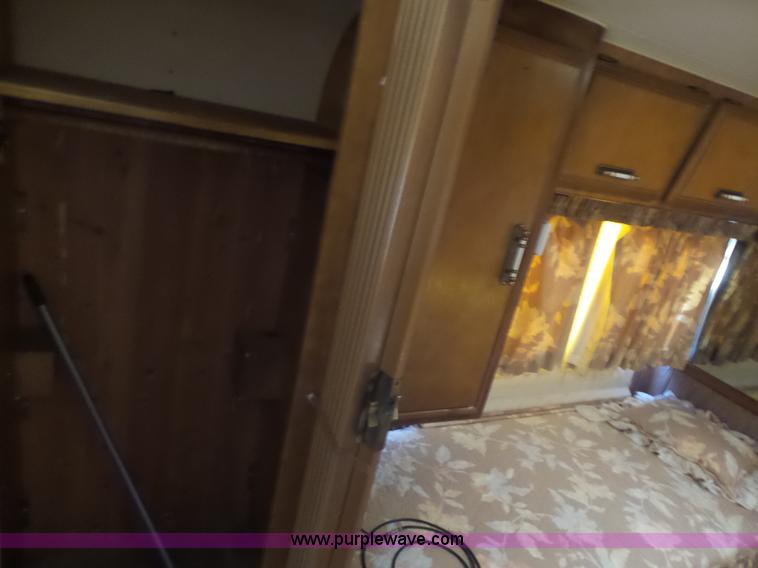 image for item L5980 1987 Avion camper