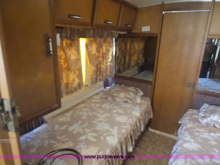 image for item L5980 1987 Avion camper