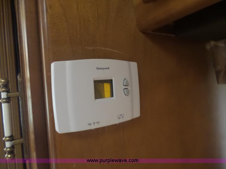 image for item L5980 1987 Avion camper