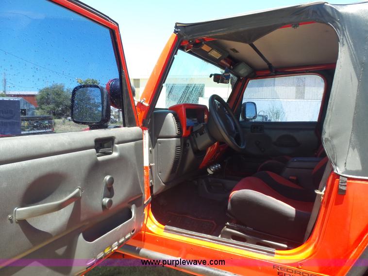 image for item L5981 1999 Jeep Wrangler SUV