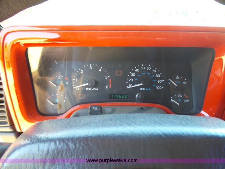 image for item L5981 1999 Jeep Wrangler SUV