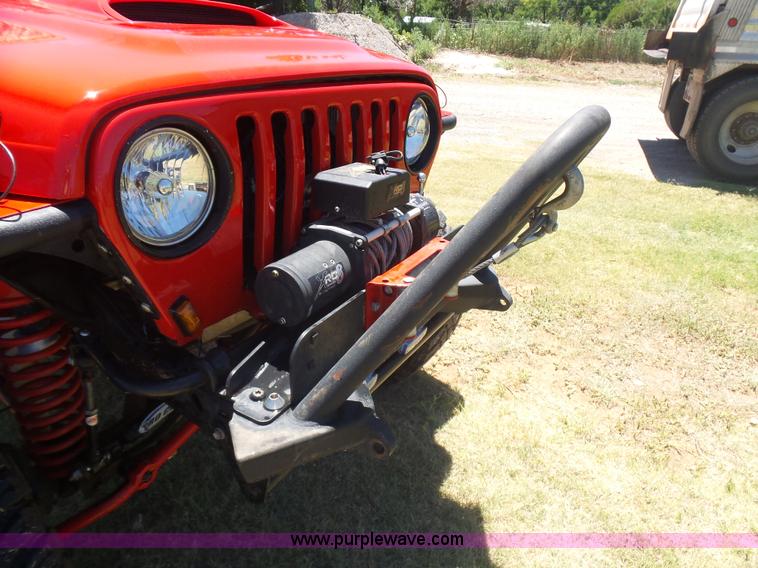 image for item L5981 1999 Jeep Wrangler SUV