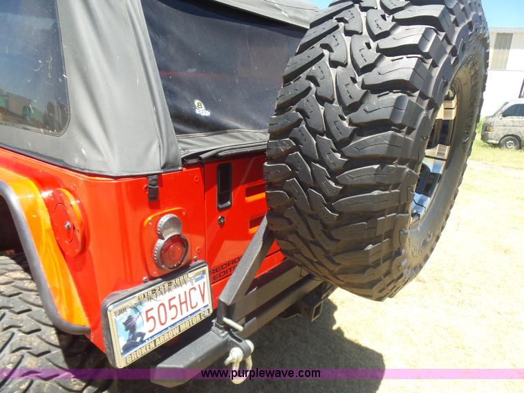 image for item L5981 1999 Jeep Wrangler SUV