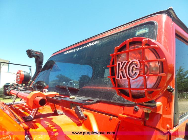 image for item L5981 1999 Jeep Wrangler SUV