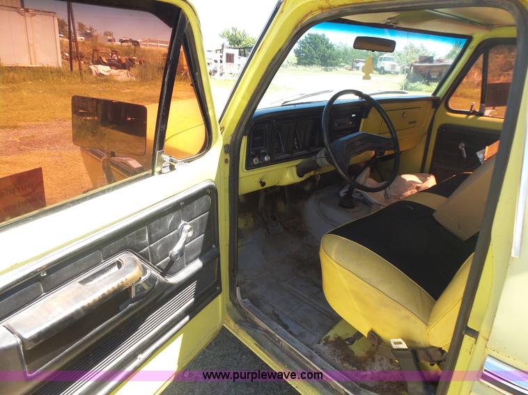 image for item L5986 1973 Ford F100 pickup truck