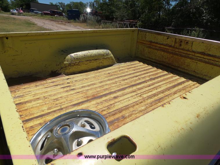 image for item L5986 1973 Ford F100 pickup truck