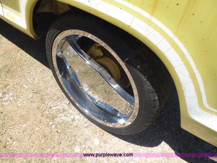 image for item L5986 1973 Ford F100 pickup truck