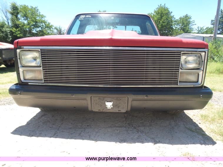 image for item L5988 1983 Chevrolet C-10 pickup truck