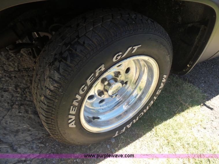 image for item L5988 1983 Chevrolet C-10 pickup truck