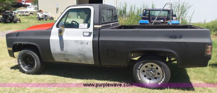 image for item L5989 1978 GMC pickup truck