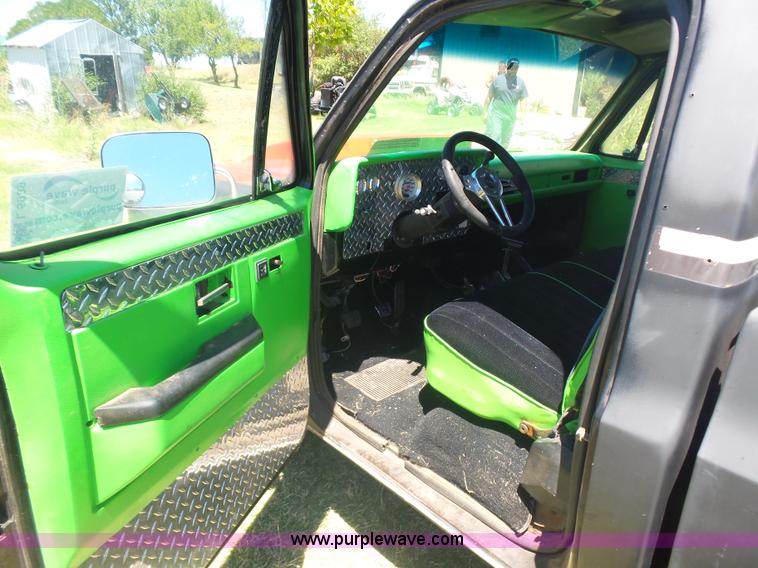 image for item L5989 1978 GMC pickup truck