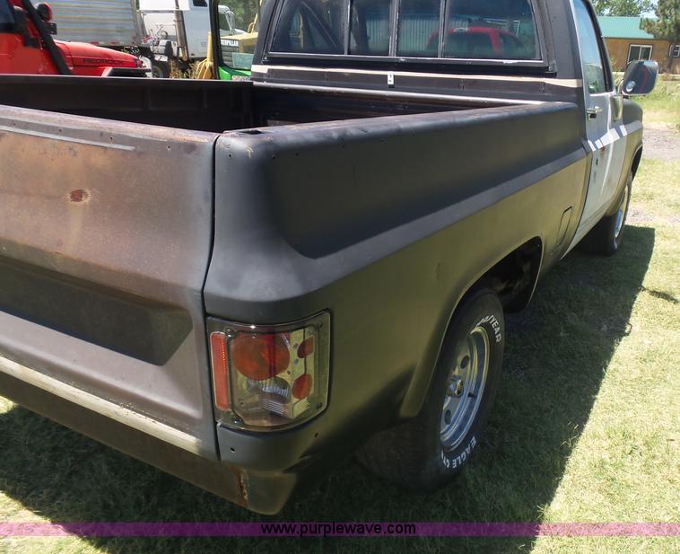 image for item L5989 1978 GMC pickup truck