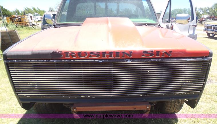 image for item L5989 1978 GMC pickup truck