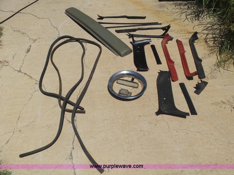 image for item L5989 1978 GMC pickup truck